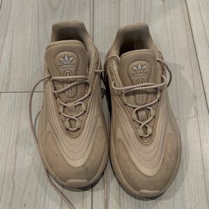 Adidas Women’s Beige Sneakers